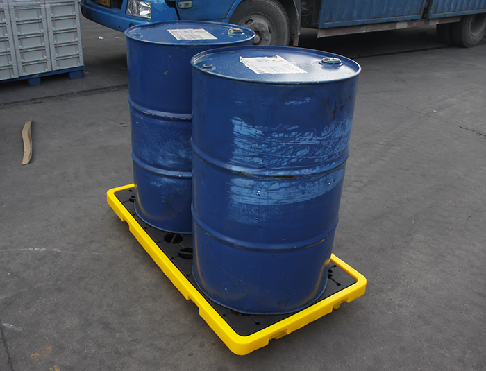 兩桶防滲漏托盤(pán)使用圖